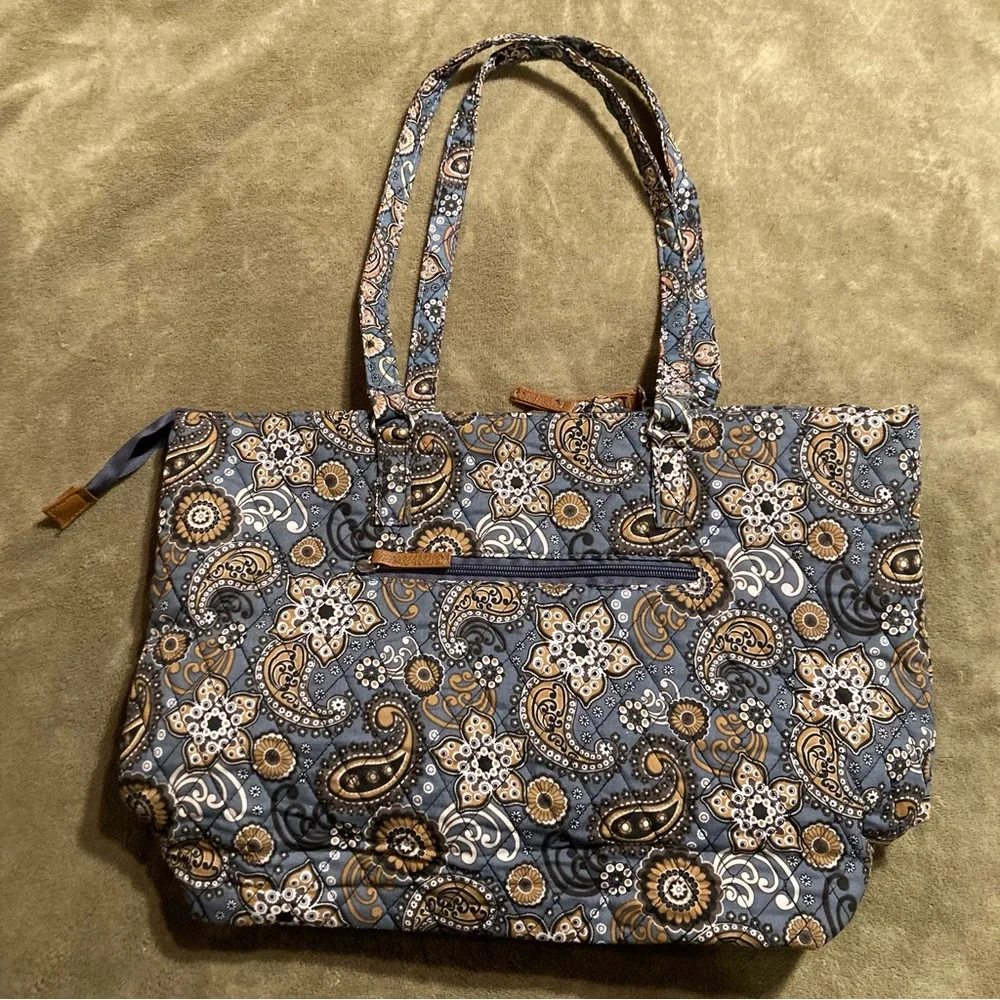 NWT Stone Mountain Paisley Shoulder Tote Bag Purse & Wristlet Gray